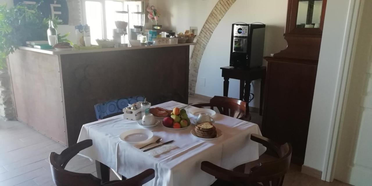 Bed and Breakfast Residenza Delle Grazie Miglionico Экстерьер фото