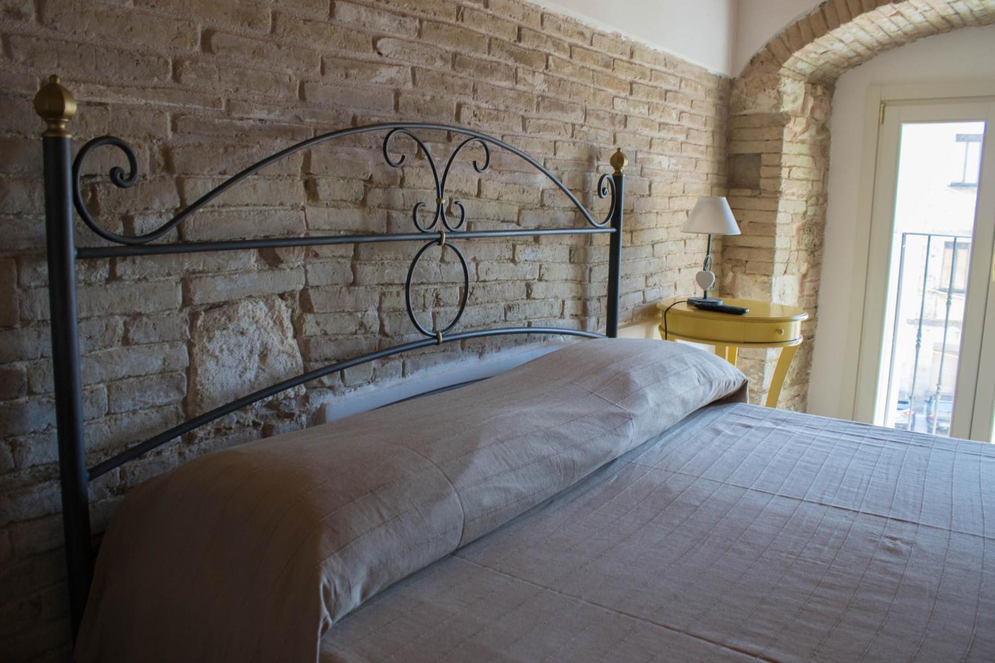 Bed and Breakfast Residenza Delle Grazie Miglionico Экстерьер фото
