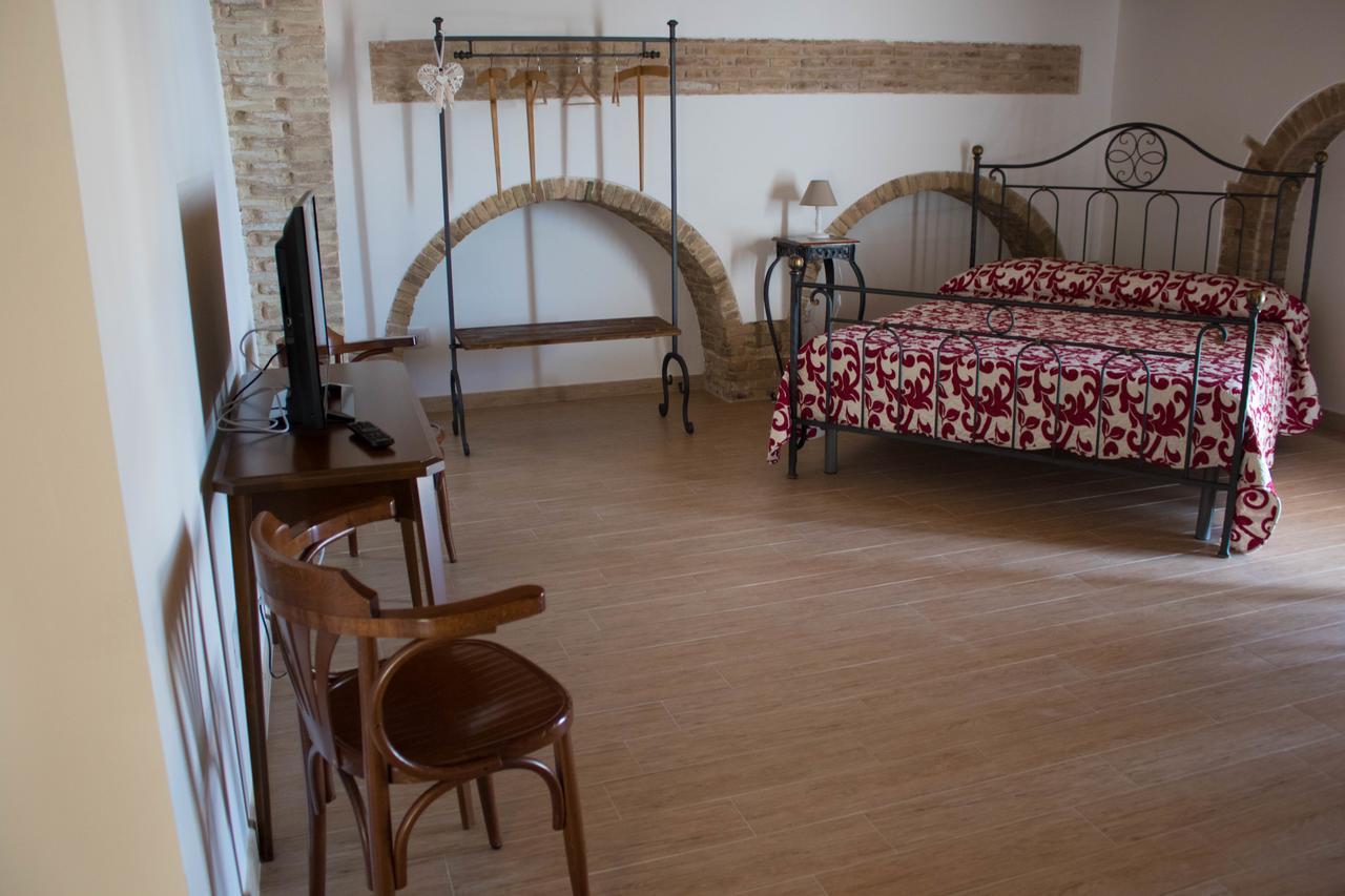 Bed and Breakfast Residenza Delle Grazie Miglionico Экстерьер фото