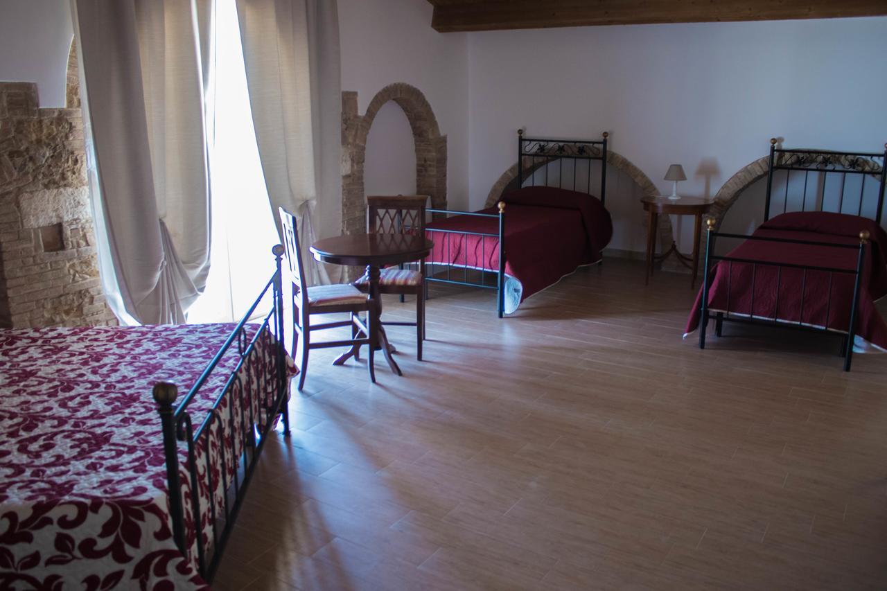 Bed and Breakfast Residenza Delle Grazie Miglionico Экстерьер фото